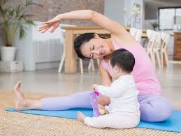 https://cdn.marrybaby.vn/wp-content/uploads/2018/05/25/loi-ich-cua-yoga-800x600.jpg